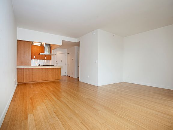 4th image of 450 W 17th St APT 1014