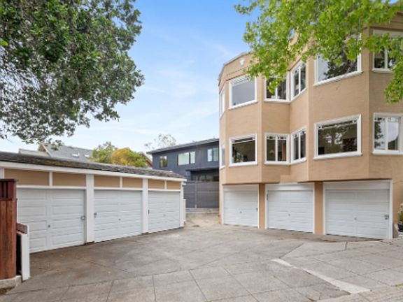 3rd image of 3000 Claremont Ave APT 5