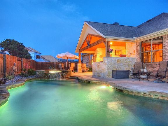 2nd image of 2600 Sawgrass Ln
