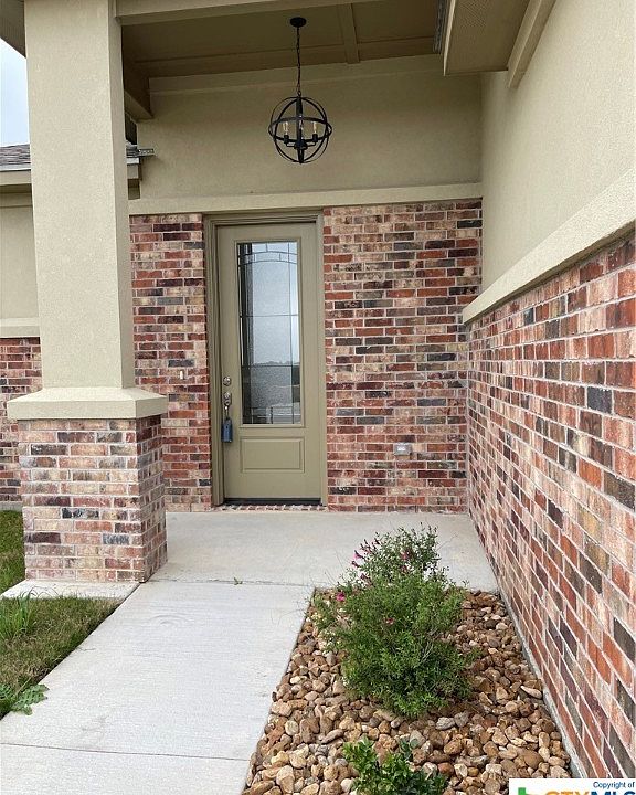 1st image of 4907 White Rose Dr