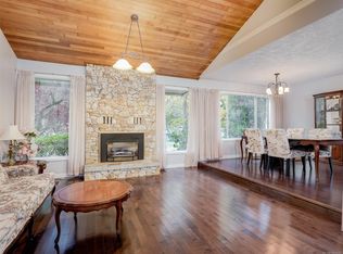 1010 Scottswood Ln, Saanich, BC V8Y 2Y2