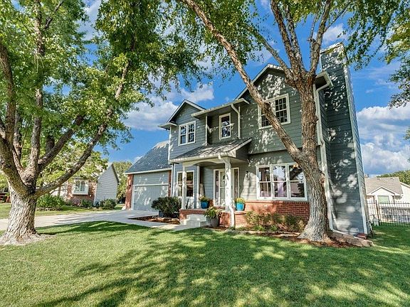 3rd image of 10610 W Meribeau Ct