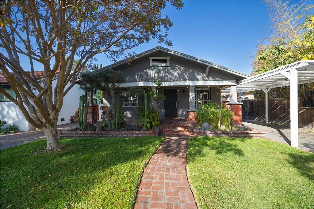 4 bed, 1870 sqft, $6,495 — Photo 2
