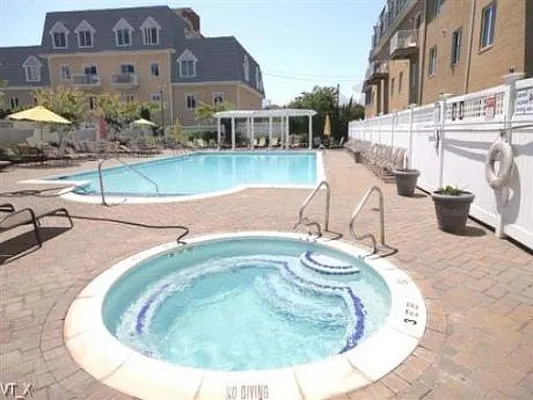 Sold by Bergen Basin Real Estate | media 17