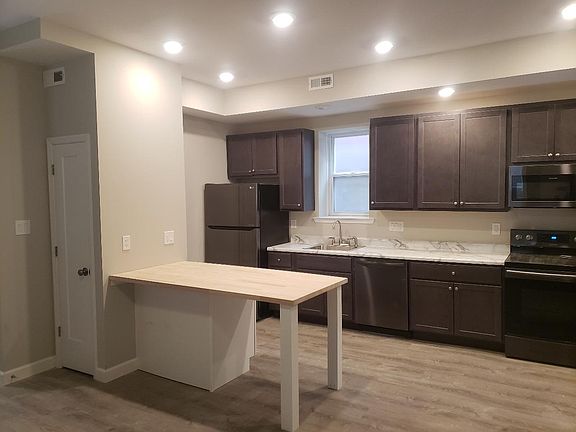 3rd image of 3648 Russell Blvd Floor 2
