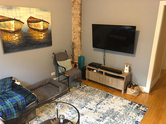 3rd image of 1033 N Wood St #1