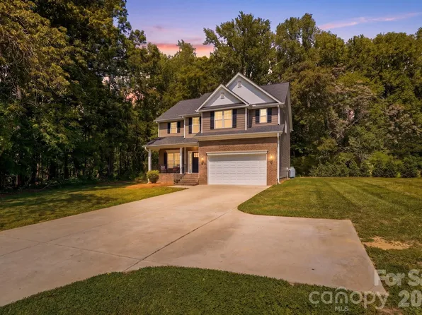 2910 Plum Thicket Ct, Monroe, NC 28112