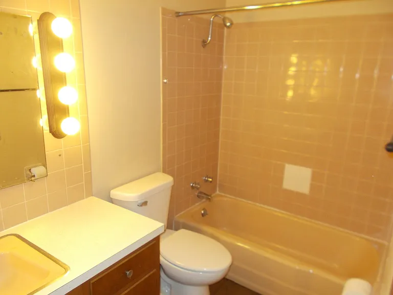 312 Hazelwood Ln — Photo 8