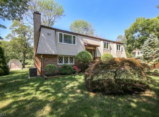 610 S Beverwyck Rd, Parsippany, NJ 07054