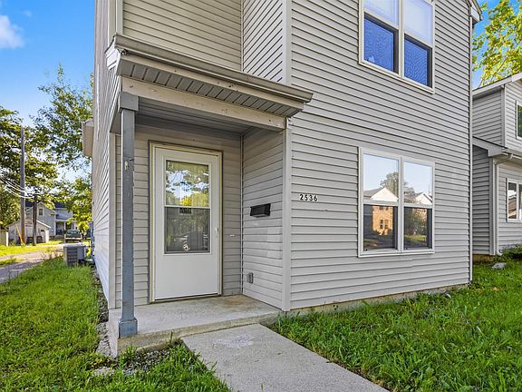 3rd image of 2536 Caroline St