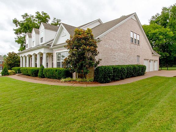 2nd image of 1501 Towne Park Ln