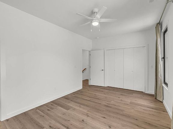 3rd image of 555 S Lyerly St