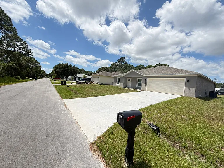 2614 Palomar Ave SE — Photo 4