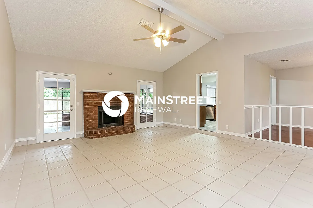 Living Room - 450 Segovia Dr