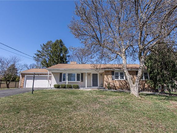 2nd image of 3821 Southwood Dr