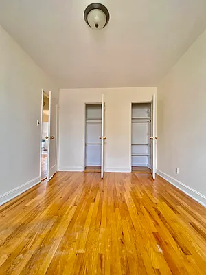 Rented by Zikos Realty Services | media 14