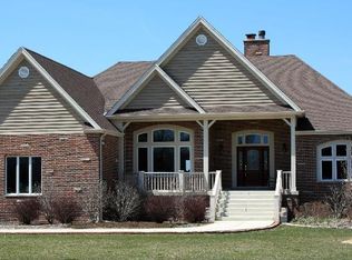 2S706 Nelson Lake Rd, Batavia, IL 60510