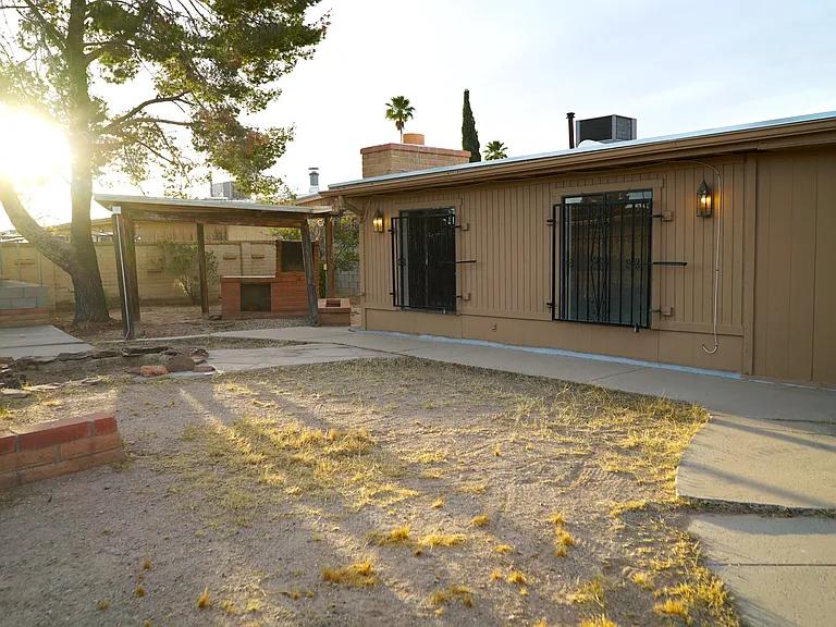 951 W Oahu Pl — Photo 26