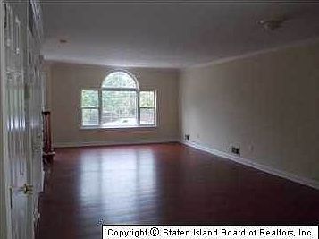 4th image of 953 Rossville Ave