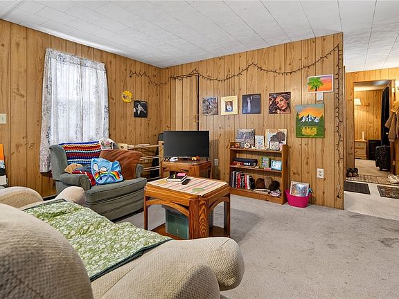 3rd image of 10 Sebring Rd