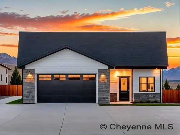 2324 Blue Norther Ln, Cheyenne, WY 82007