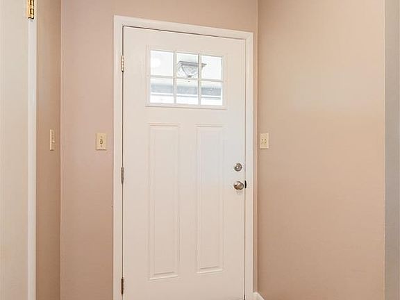 4th image of 2424 Old Briar Trl