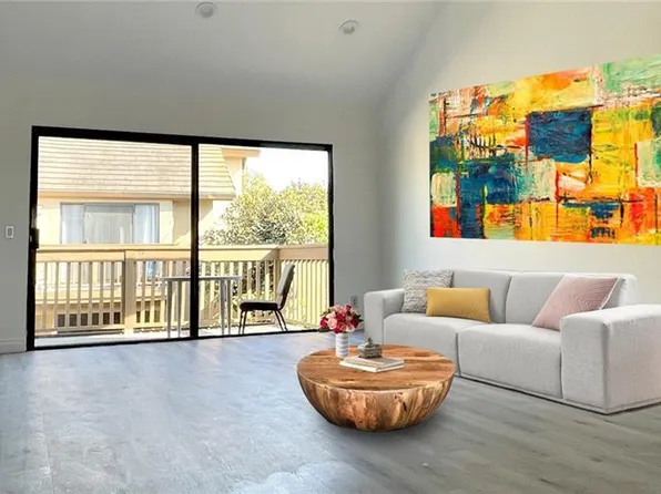 425 Orange Blossom #205, Irvine, CA 92618