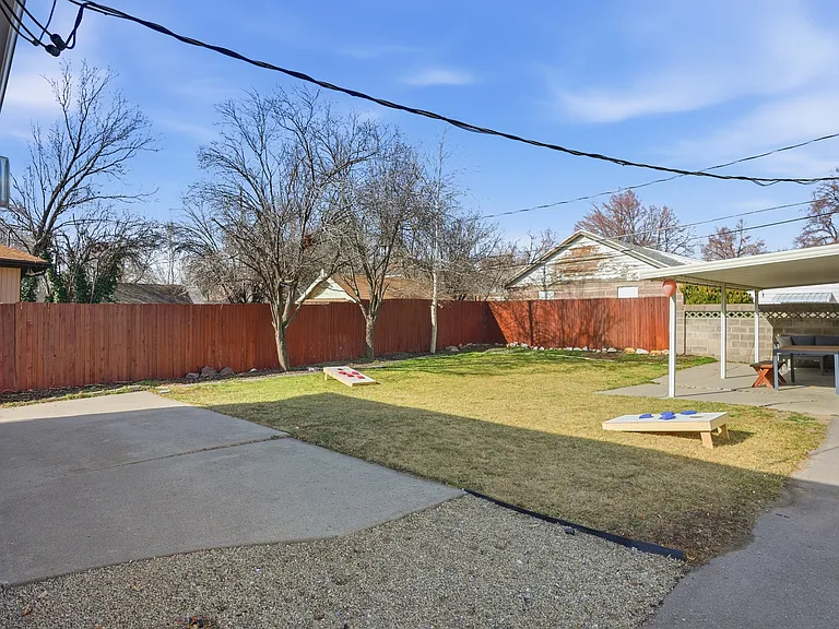 267 E Williams Ave — Photo 14