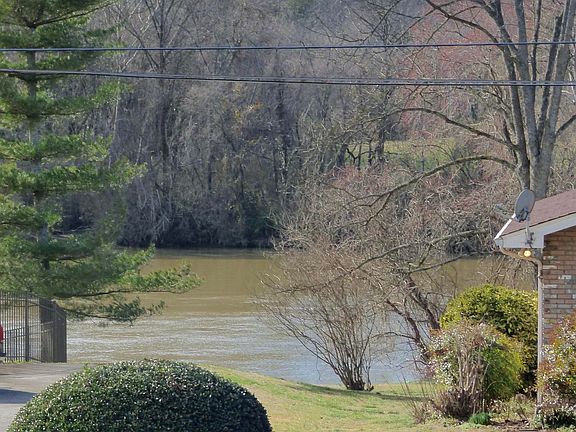 4th image of 1910 River Shores Dr
