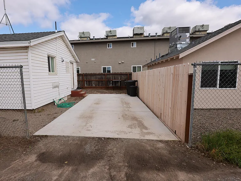 422 Pine St — Photo 3
