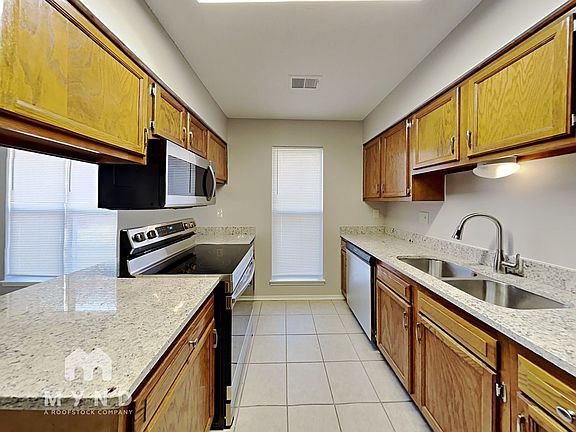 4th image of 3760 Warrington Dr