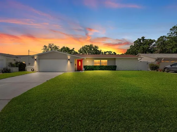 1546 69th Pl S, Saint Petersburg, FL 33705