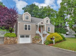 82 Flora Blvd, Fairfield, CT 06824