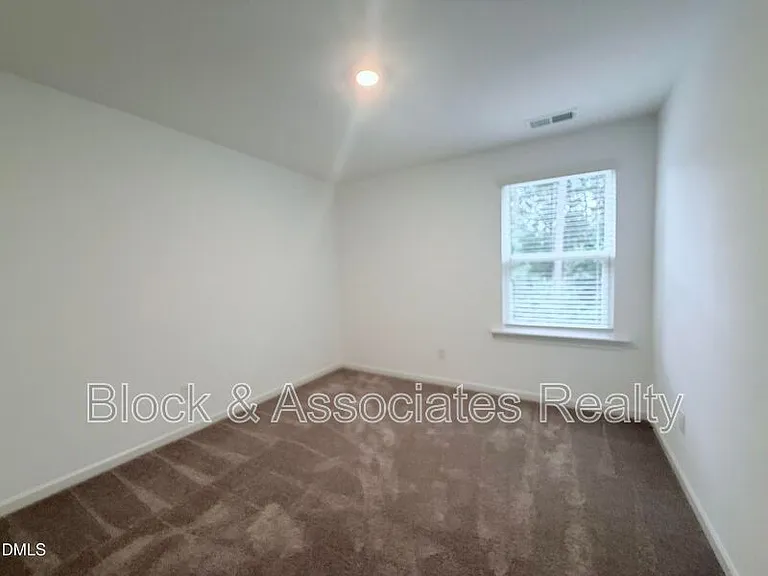 611 Contento Ct — Photo 19