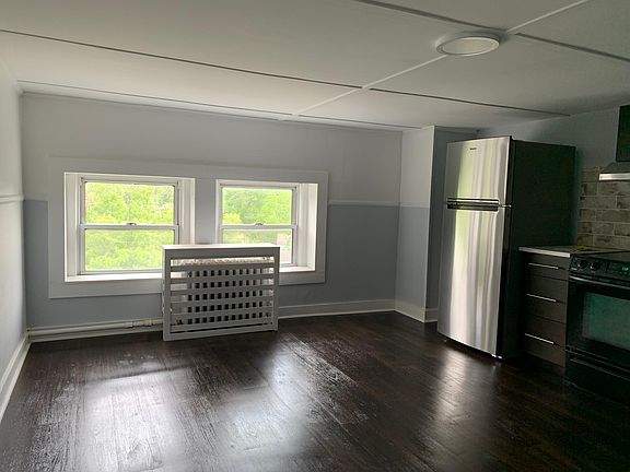 2nd image of 1306 East St #5