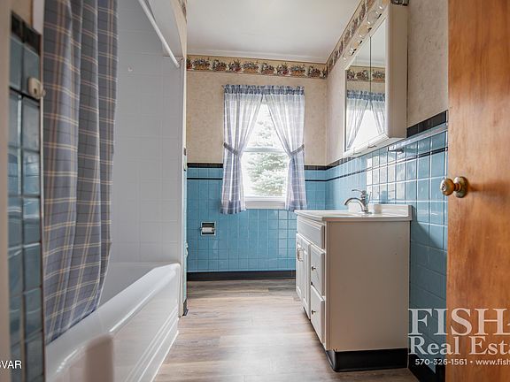 5th image of 601 Bennett St