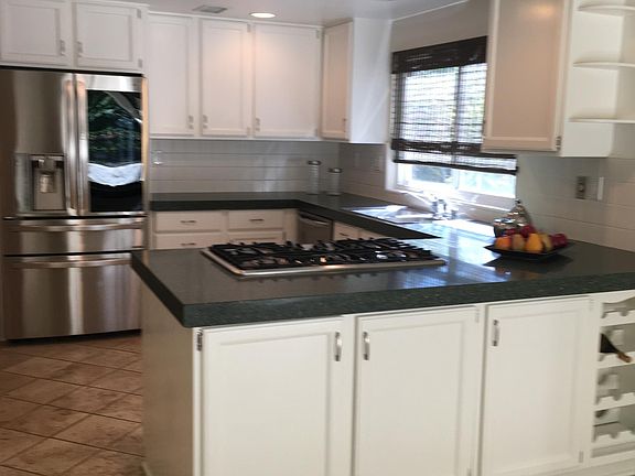 4th image of 925 Evenstar Ave