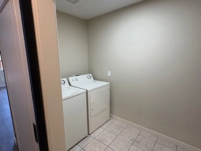 161 Northlake Ave — Photo 17