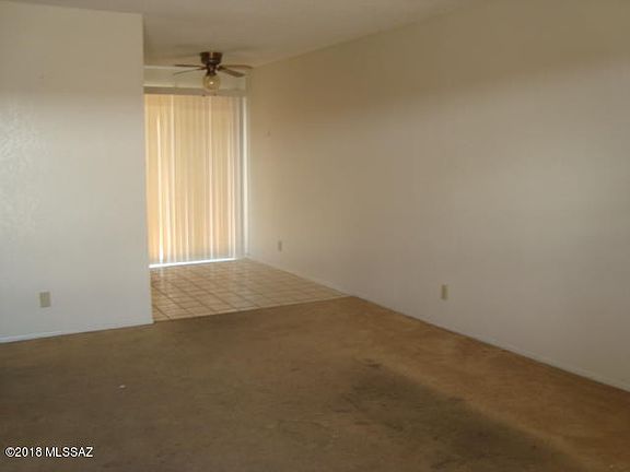 4th image of 2947 N Palo Verde Ave