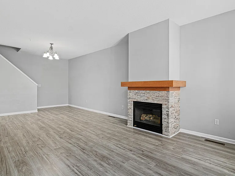1234 Crystal Pl E — Photo 7