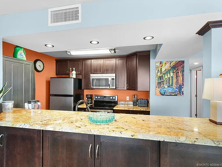 311 NE Golfview Cir — Photo 13