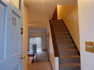 32 Broadview Ave, Uncasville, CT 06382