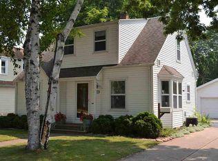 1852 Hubbard St, Oshkosh, WI 54902