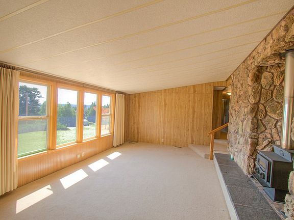 5th image of 568 Olympic View Dr