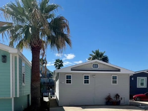 804 E Oyster Dr, Port Isabel, TX 78578