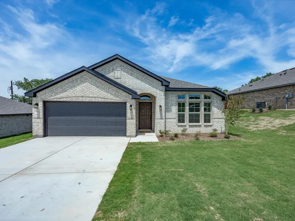 1537 Dresser St, Graham, TX 76450