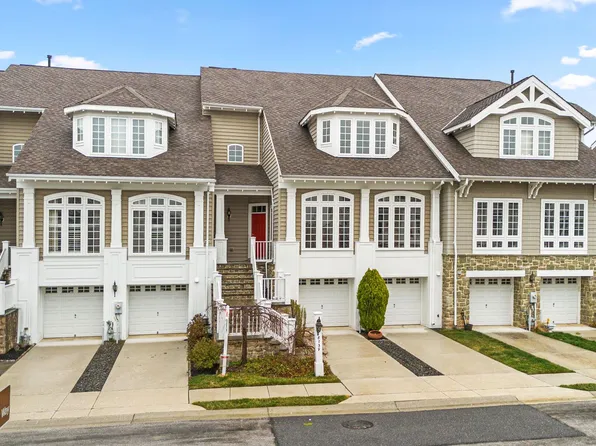 8739 Lake Edge Dr, Laurel, MD 20723