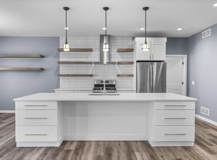 208 W Gonstead Rd, Mount Horeb, WI 53572