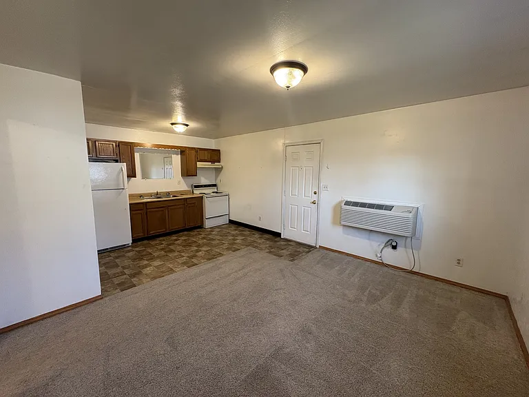 401 S 4th St #2 — Photo 3
