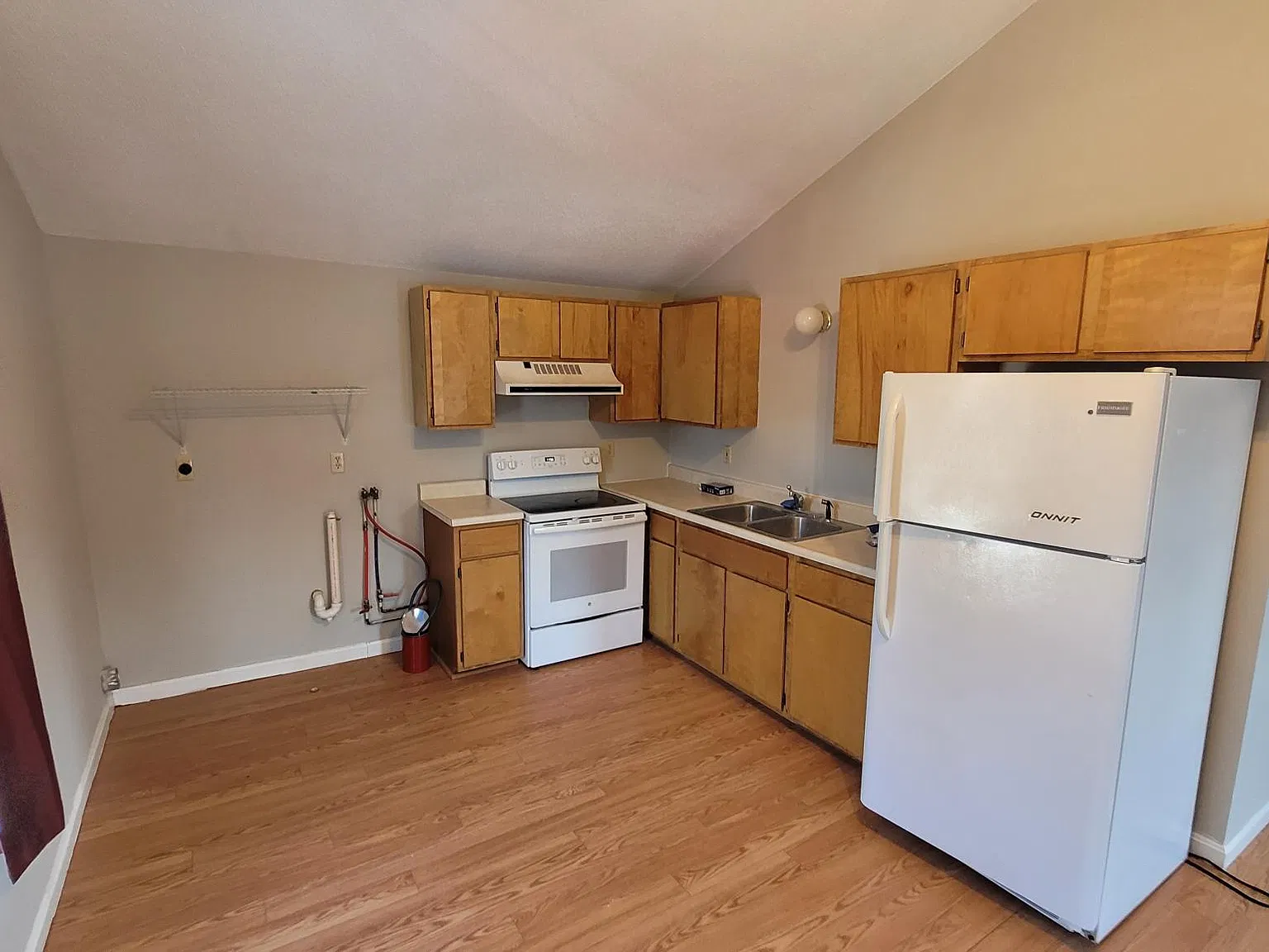 1 bed, 900 sqft, $1,395 — Photo 3